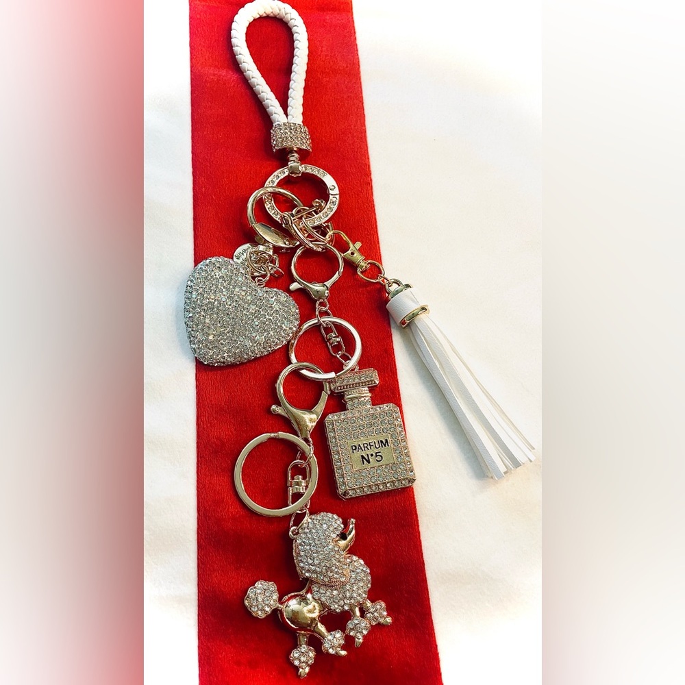 Ultra sparkly bag charm, keychain and dog leash accessory. Hello compliments! 🤍